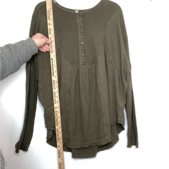 Free People Leo Henley Top Long Sleeve Waffle Knit Top Army Green Size Small - Picture 10 of 15